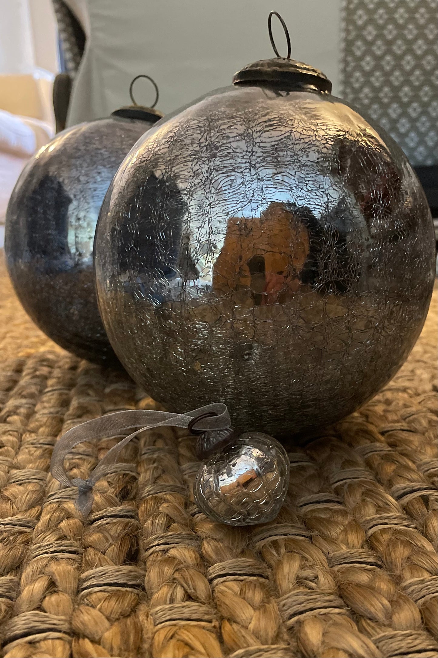 XXL crackle glass baubles